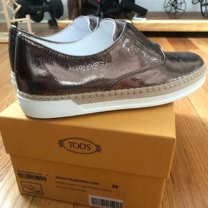 TODS SLIP ONS MADE IN ITALY